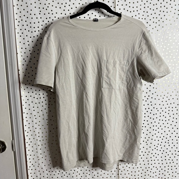 Lululemon Men's Shirt - Picture 2 of 8